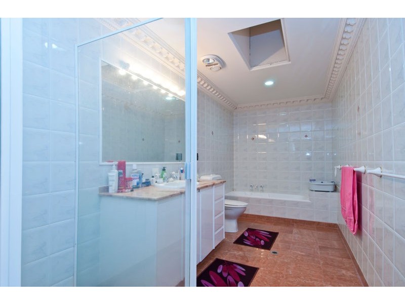 9 Blakehurst Place, Robina QLD 4226