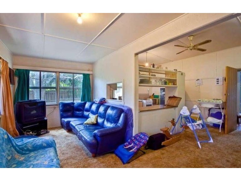 8 Sunshine Court, Labrador QLD 4215
