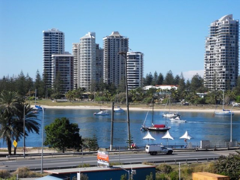 804/4 Como Crescent, Southport QLD 4215