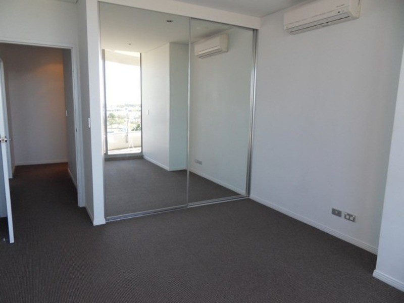 804/4 Como Crescent, Southport QLD 4215