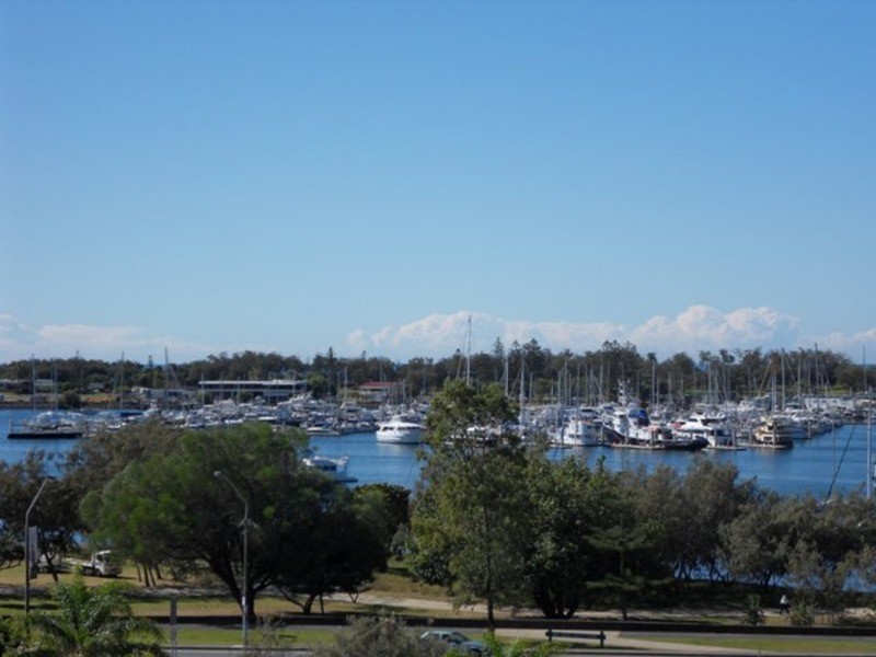 804/4 Como Crescent, Southport QLD 4215