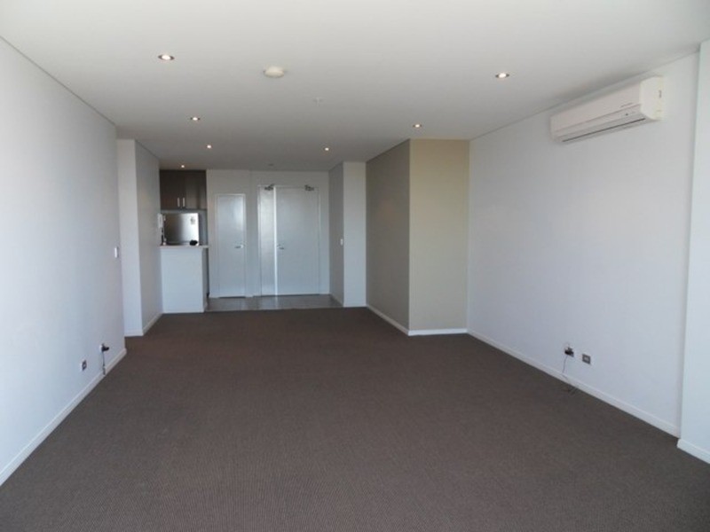 804/4 Como Crescent, Southport QLD 4215