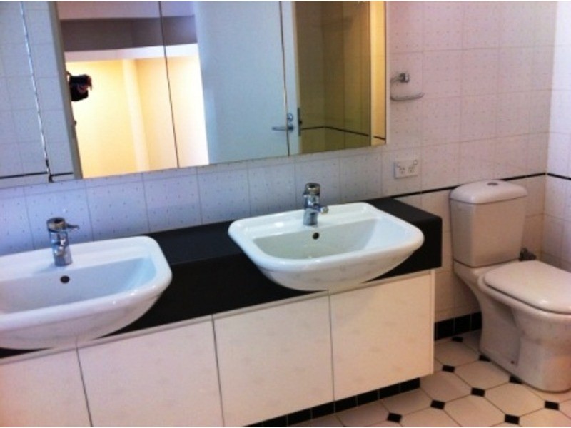 Paradise Waters QLD 4217