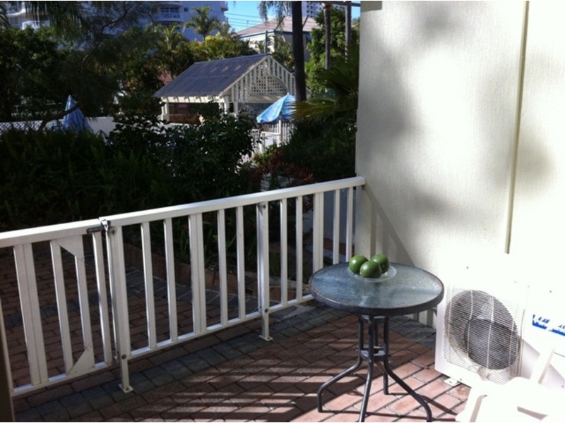 7/Surfers Tradewinds Cnr Beach Road And Wharf Road, Surfers Paradise QLD 4217