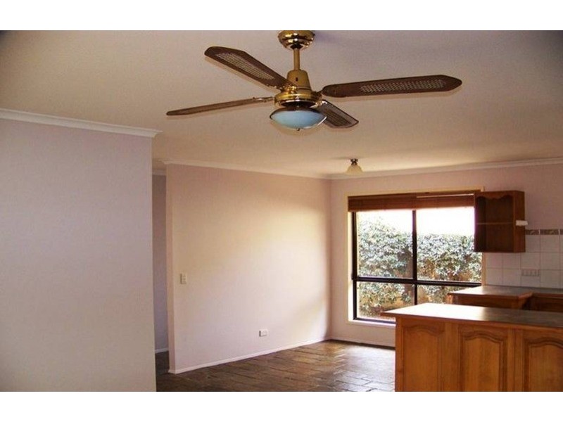 1/12 Hentdale Court, Labrador QLD 4215