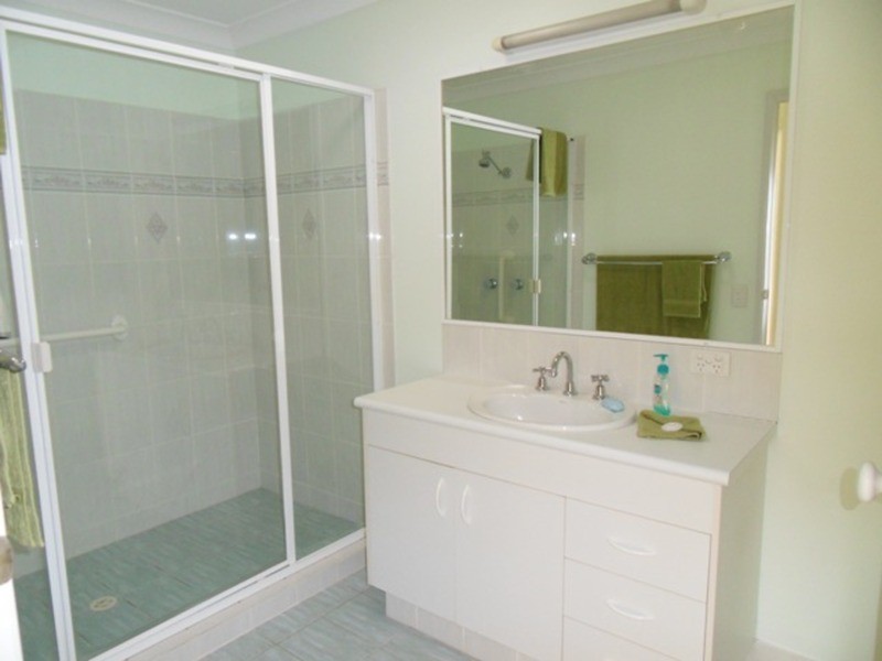 1/129 Eugaree Street, Southport QLD 4215