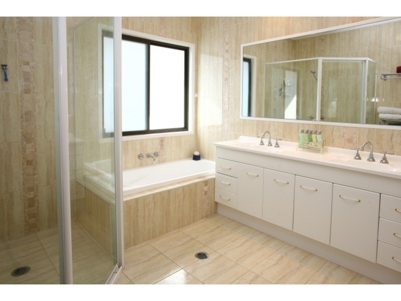 Benowa QLD 4217