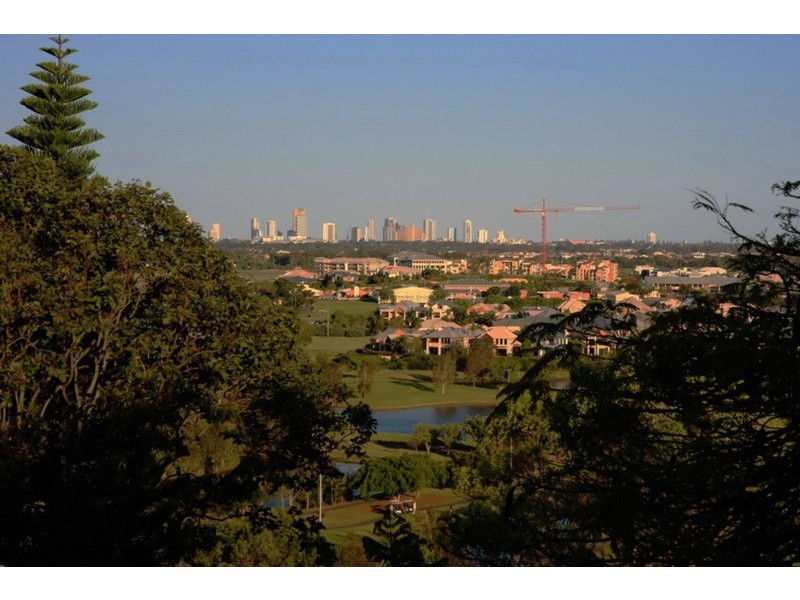 27 Amethyst Court, Carrara QLD 4211