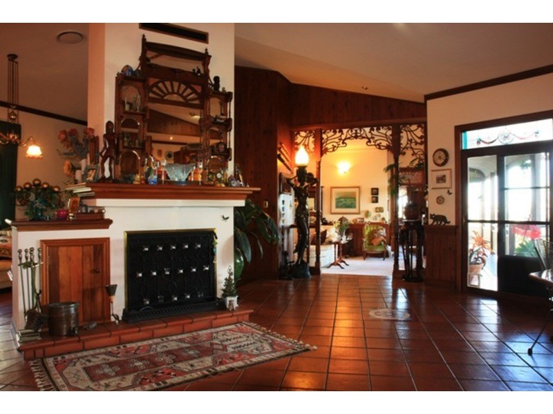 27 Amethyst Court, Carrara QLD 4211