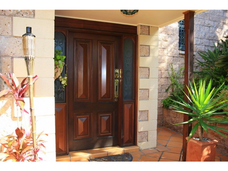 27 Amethyst Court, Carrara QLD 4211