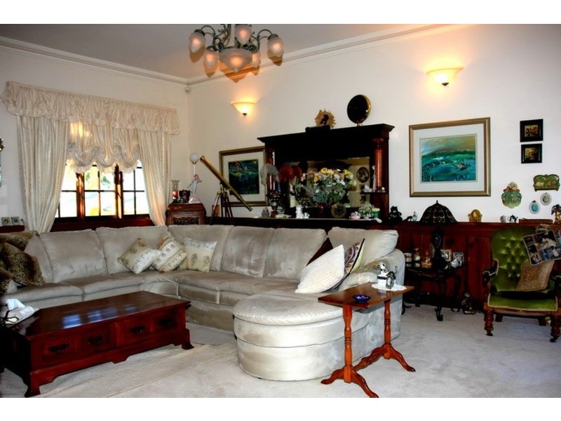 27 Amethyst Court, Carrara QLD 4211