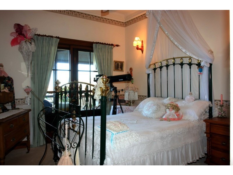 27 Amethyst Court, Carrara QLD 4211