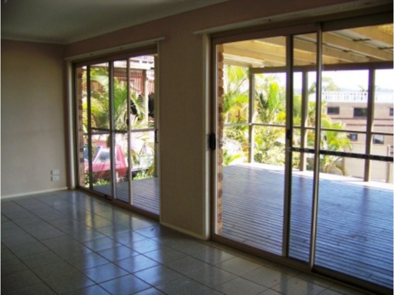 Elanora QLD 4221