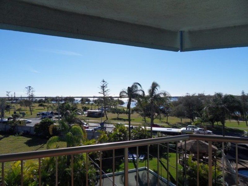 3A/114 Marine Parade, Southport QLD 4215