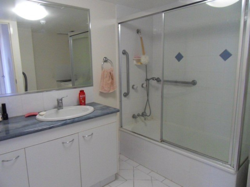 3A/114 Marine Parade, Southport QLD 4215