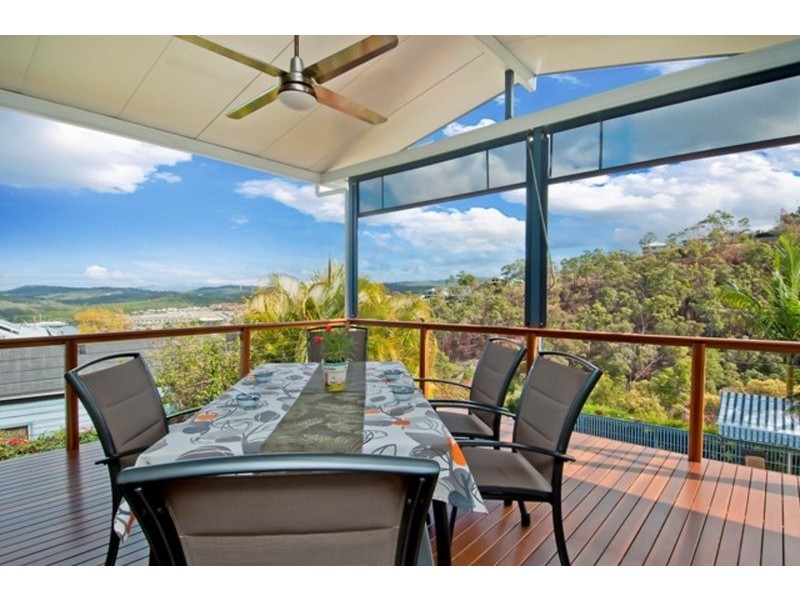 32 Pago Terrace, Pacific Pines QLD 4211