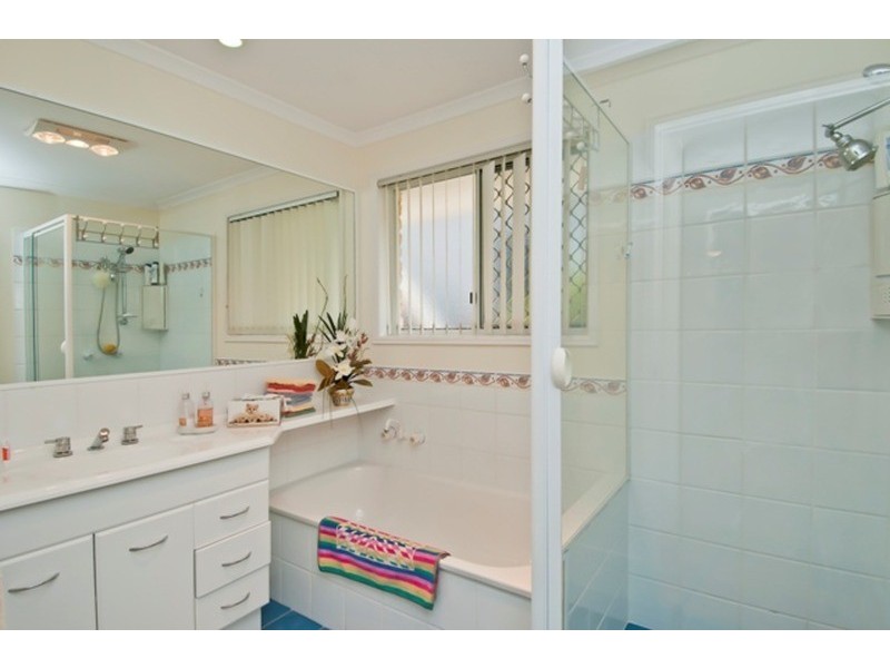 32 Pago Terrace, Pacific Pines QLD 4211