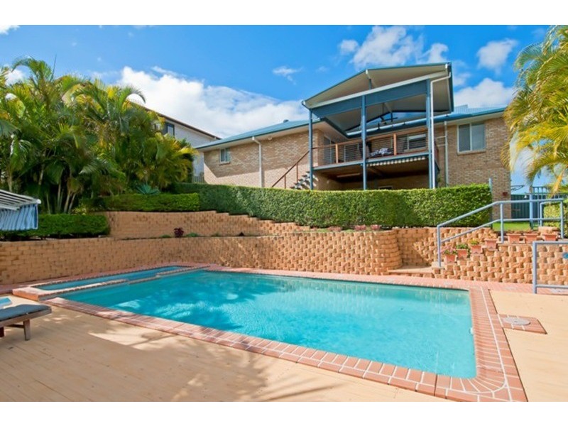 32 Pago Terrace, Pacific Pines QLD 4211