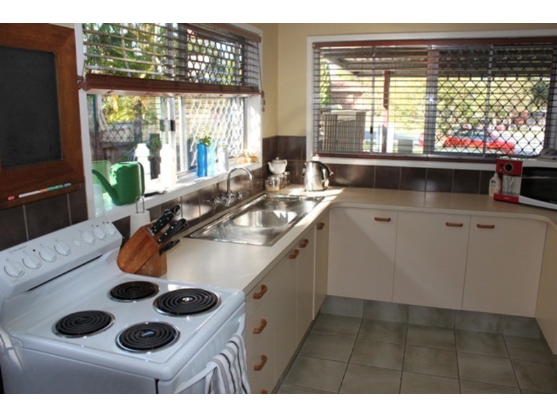 8 Moora Street, Ashmore QLD 4214