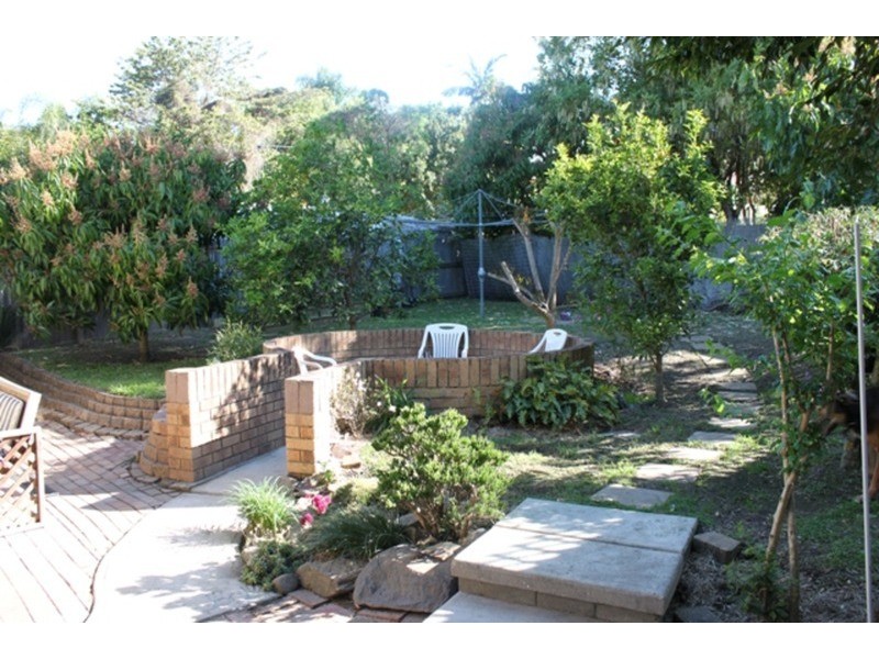 8 Moora Street, Ashmore QLD 4214