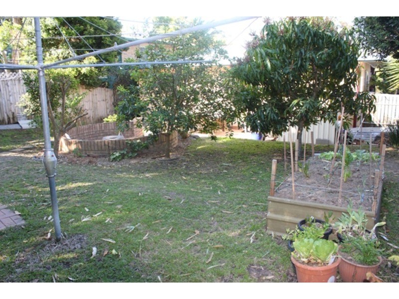 8 Moora Street, Ashmore QLD 4214