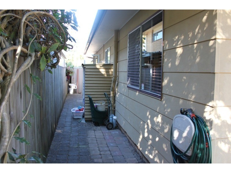 8 Moora Street, Ashmore QLD 4214