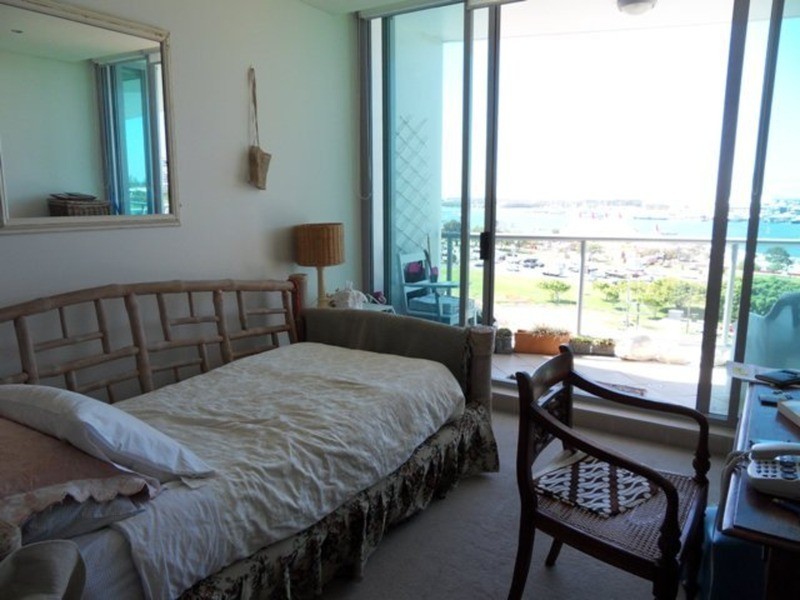 1006/1 Como  Crescent, Southport QLD 4215