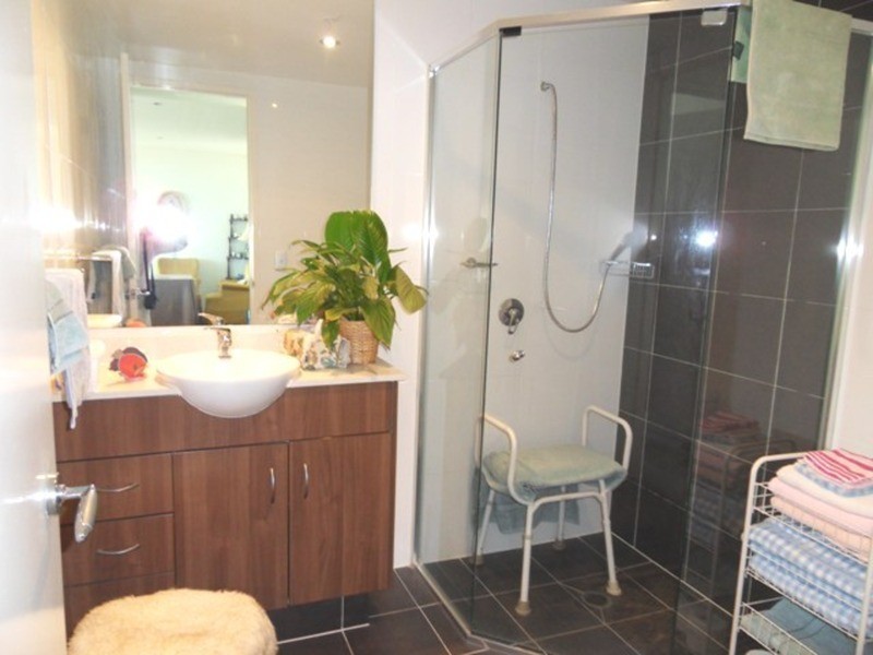 1006/1 Como  Crescent, Southport QLD 4215