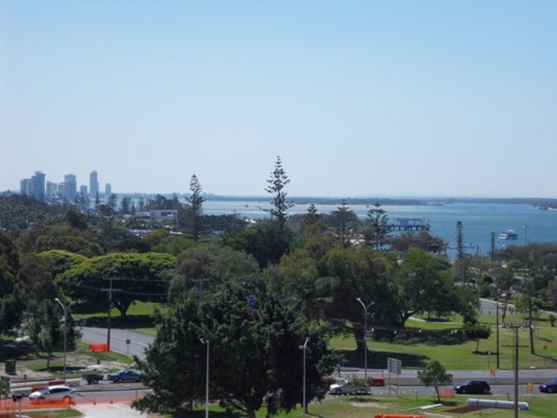 1006/1 Como  Crescent, Southport QLD 4215