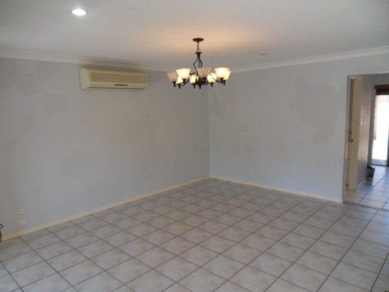 2/14 Terrigal Crescent, Southport QLD 4215