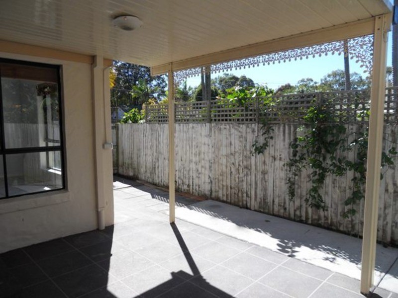 2/14 Terrigal Crescent, Southport QLD 4215