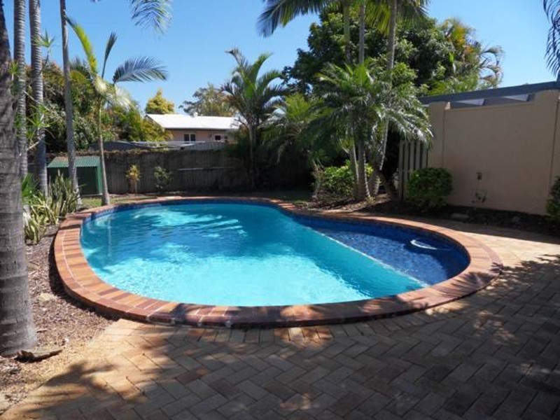 2/14 Terrigal Crescent, Southport QLD 4215