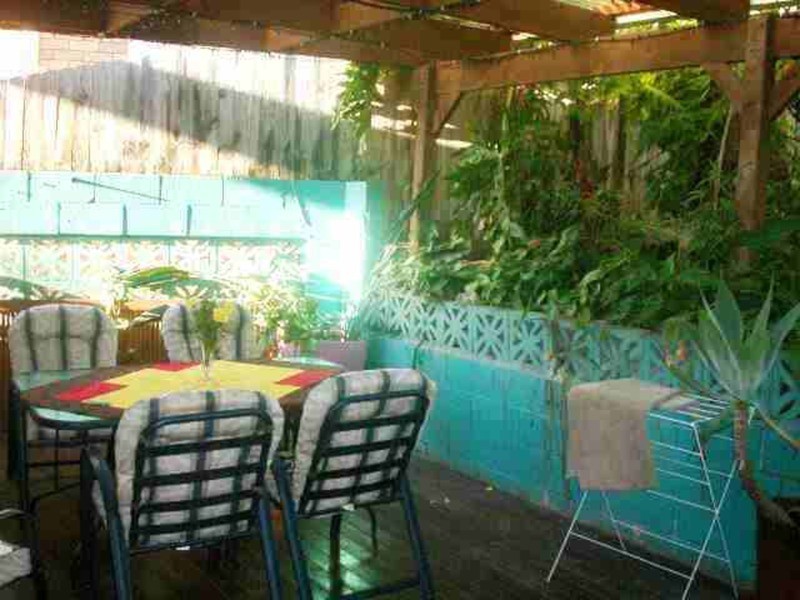 16 Caroline Avenue, Southport QLD 4215