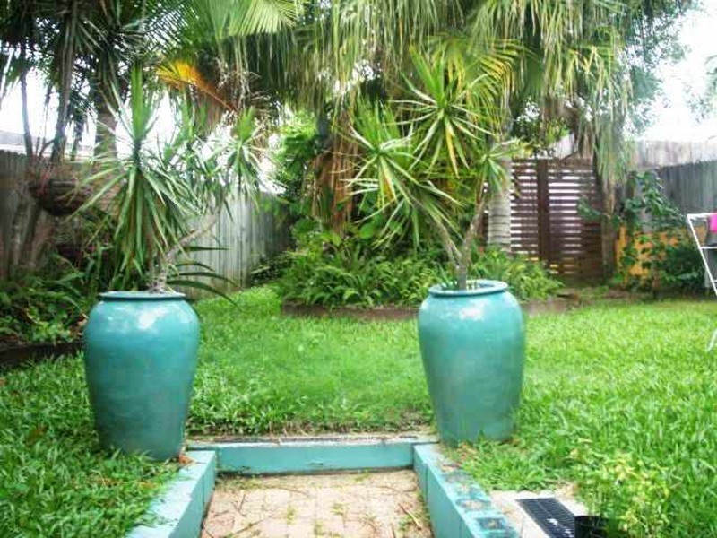 16 Caroline Avenue, Southport QLD 4215