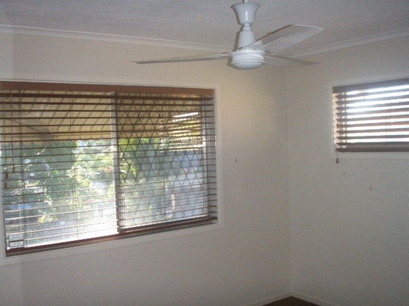 16 Caroline Avenue, Southport QLD 4215