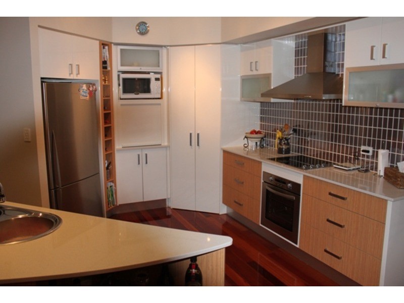 2/20 Billington Street, Labrador QLD 4215