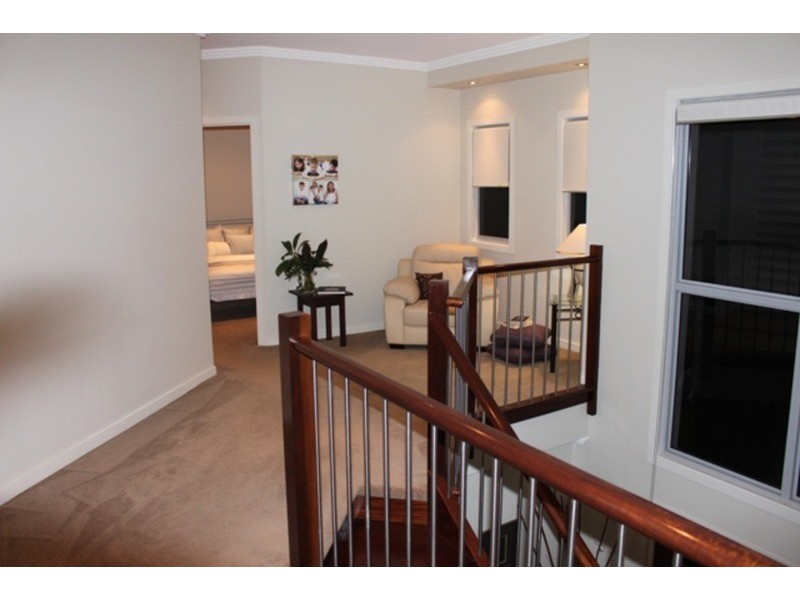 2/20 Billington Street, Labrador QLD 4215