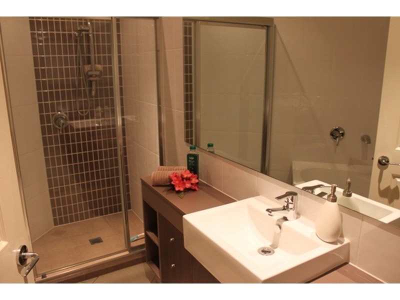 2/20 Billington Street, Labrador QLD 4215