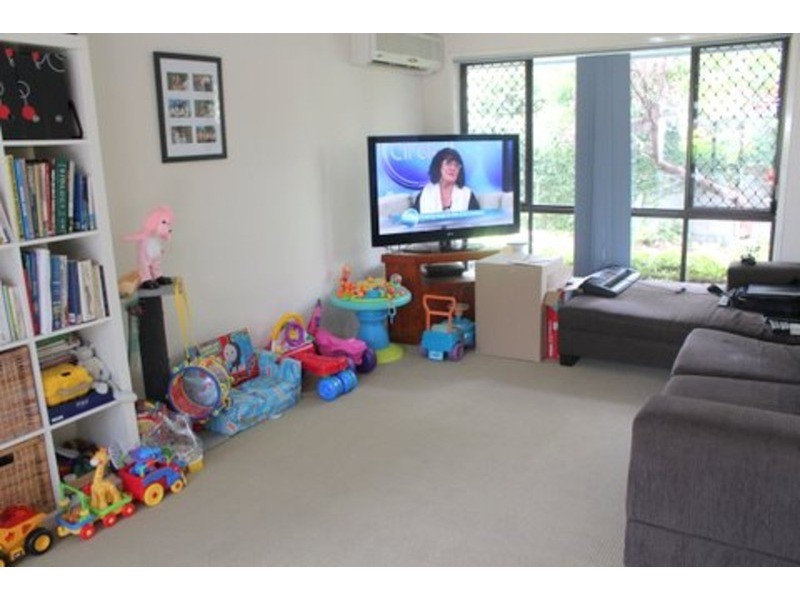 22 Crinum Crescent, Southport QLD 4215