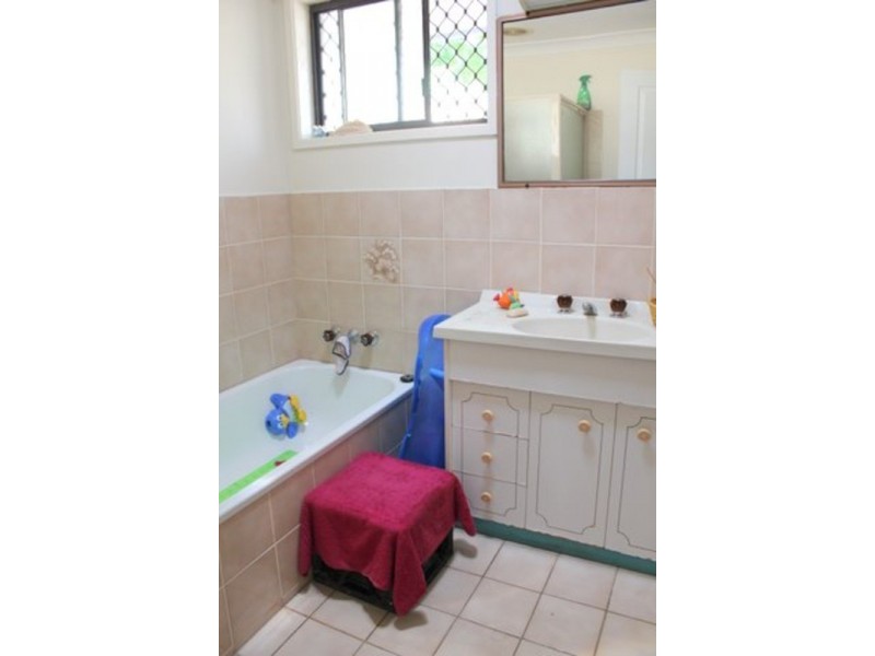 22 Crinum Crescent, Southport QLD 4215