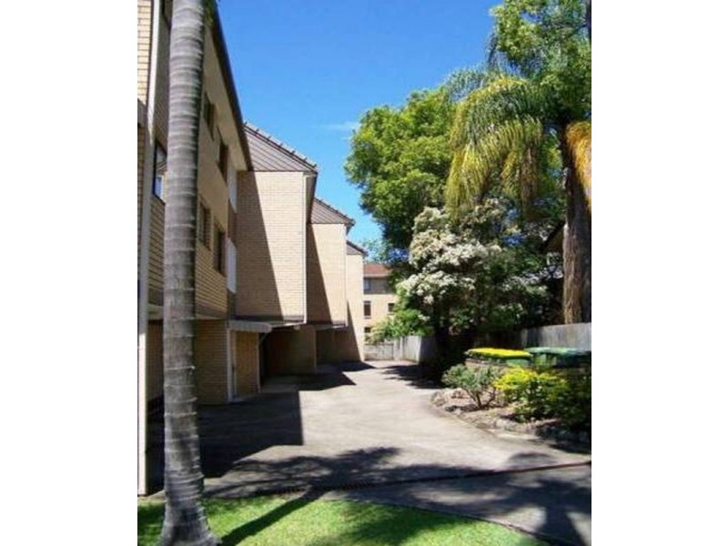 3/7 Lather Street, Southport QLD 4215