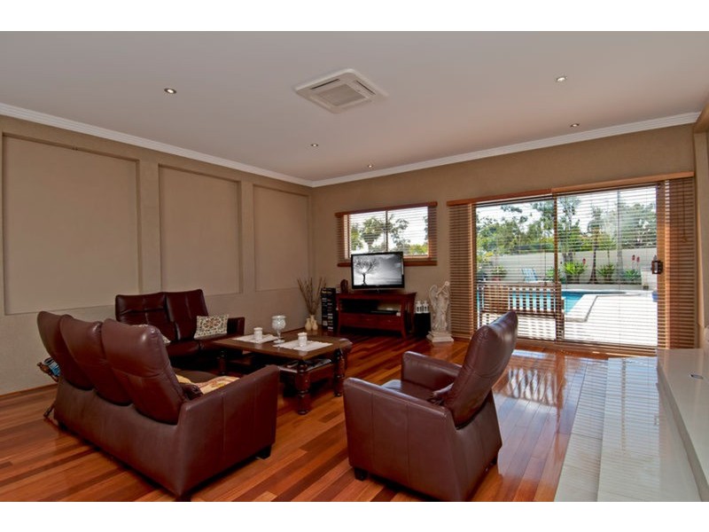 5 Willangee Court, Ashmore QLD 4214