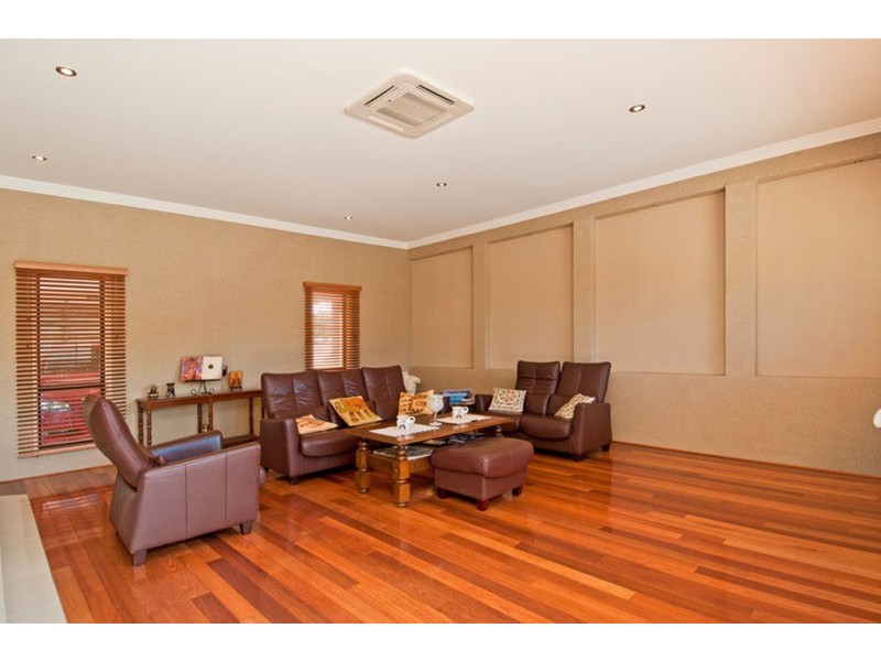 5 Willangee Court, Ashmore QLD 4214
