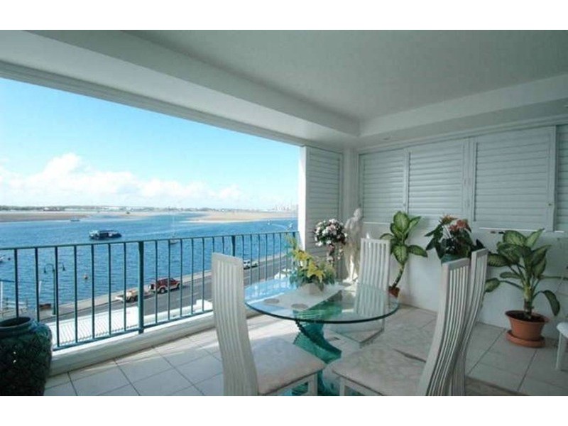 11/Deepwater Point 326 Marine Parade, Labrador QLD 4215