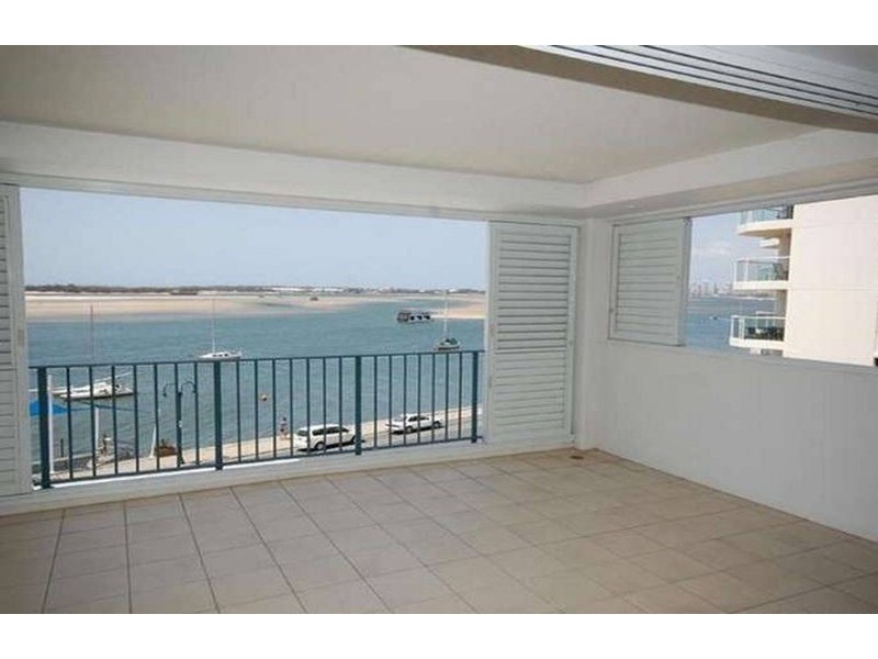 11/Deepwater Point 326 Marine Parade, Labrador QLD 4215