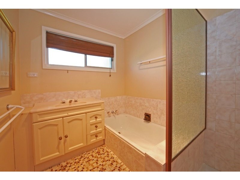 4 Lachlan Avenue, Molendinar QLD 4214