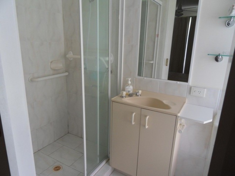 16/105 Ridgeway Avenue, Southport QLD 4215