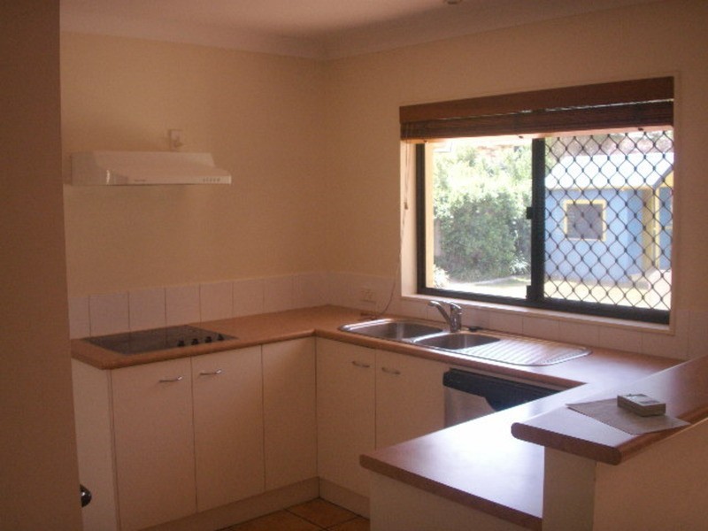 28 Desert Falls Crescent, Parkwood QLD 4214