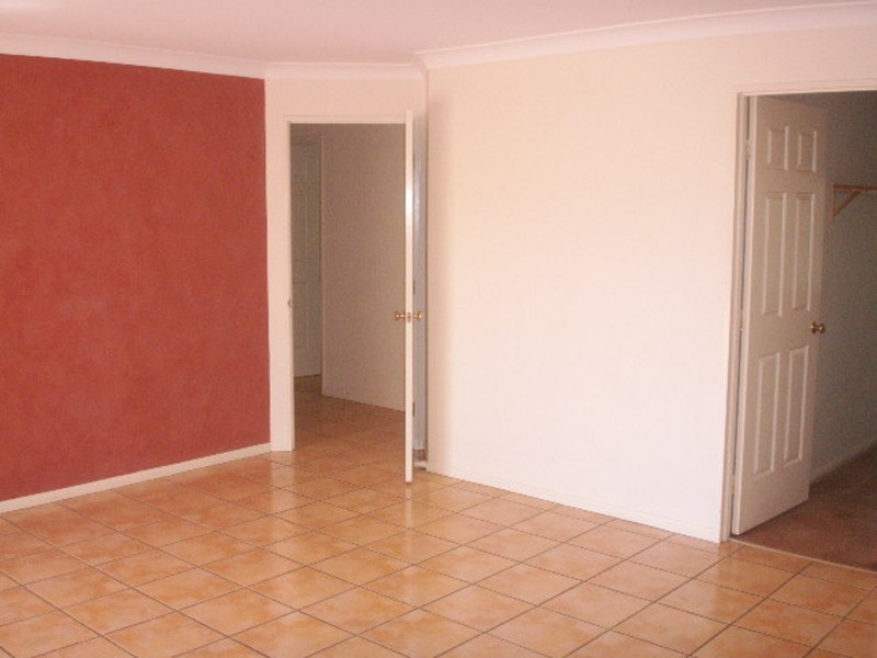 28 Desert Falls Crescent, Parkwood QLD 4214