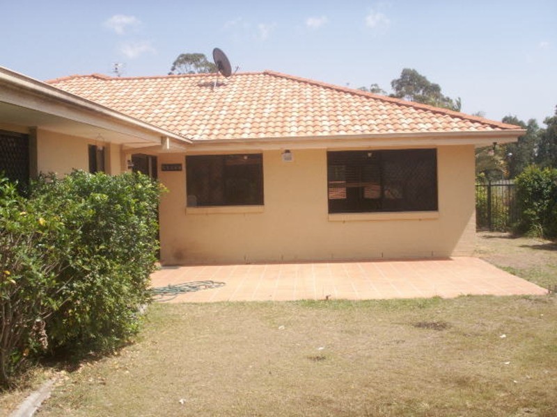 28 Desert Falls Crescent, Parkwood QLD 4214